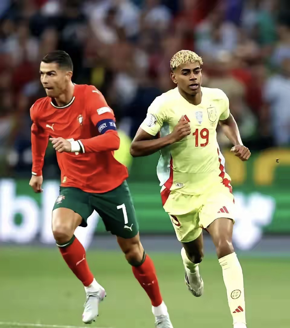 C罗迎来十二赛季出色发挥,FPX观众热烈欢呼!观众掌声雷动(say中文翻译) C罗迎来十二赛季出色发挥,FPX观众热烈欢呼!观众掌声雷动(say中文翻译)