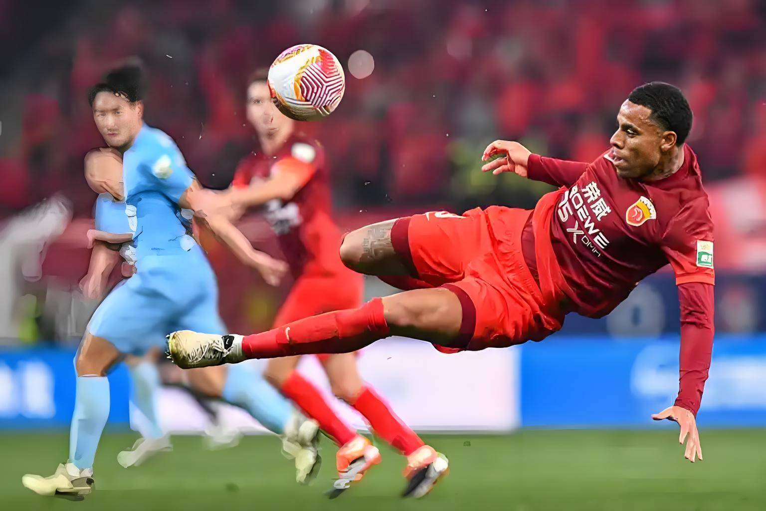  詹姆斯关键节点势不可挡，巴黎圣日耳曼带队取胜！