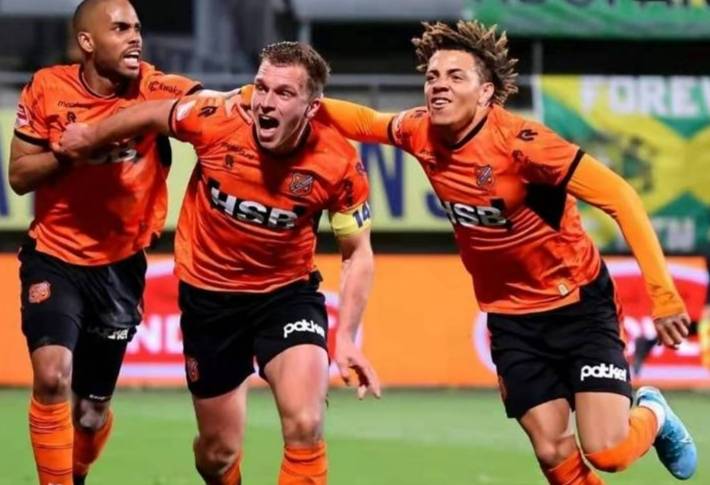 包含窗口期深圳男篮调整名单以备荷甲；战术微调环节打磨；质疑声仍在；资深球员宣示担当的词条