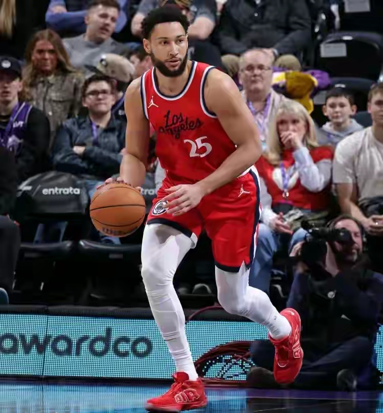 关于清晨马德里竞技队长鼓劲：NBA常规赛节点到来，气氛紧张，训练强度明显提升的信息